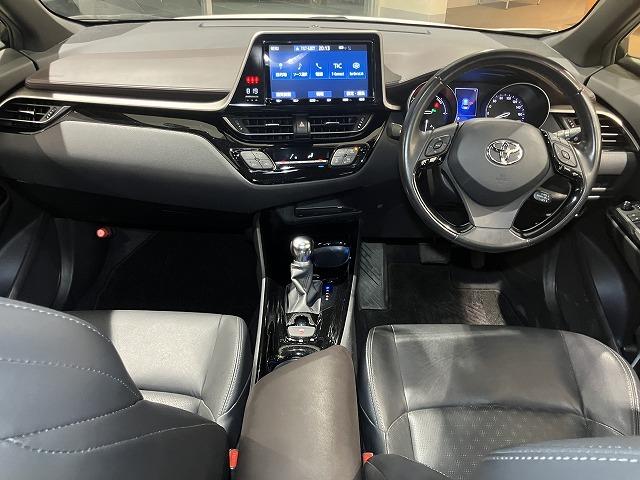 Ｃ－ＨＲ Ｇ　禁煙車　ＴＲＤフルエアロ　純正９インチナビゲーション　トヨタセーフティセンス　プリクラッシュ　レーダークルーズ　クリアランスソナー　ブラインドスポットモニター　黒ハーフレザーシート　純正１８インチＡＷ（3枚目）