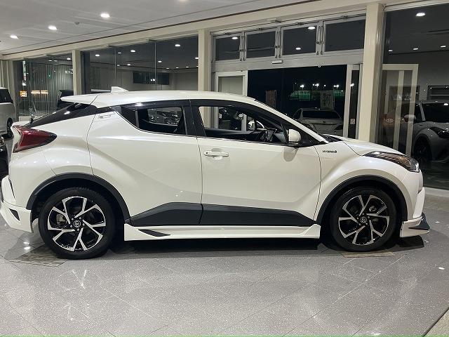 Ｃ－ＨＲ Ｇ　禁煙車　ＴＲＤフルエアロ　純正９インチナビゲーション　トヨタセーフティセンス　プリクラッシュ　レーダークルーズ　クリアランスソナー　ブラインドスポットモニター　黒ハーフレザーシート　純正１８インチＡＷ（29枚目）