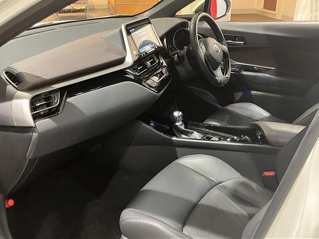 Ｃ－ＨＲ Ｇ　禁煙車　ＴＲＤフルエアロ　純正９インチナビゲーション　トヨタセーフティセンス　プリクラッシュ　レーダークルーズ　クリアランスソナー　ブラインドスポットモニター　黒ハーフレザーシート　純正１８インチＡＷ（49枚目）