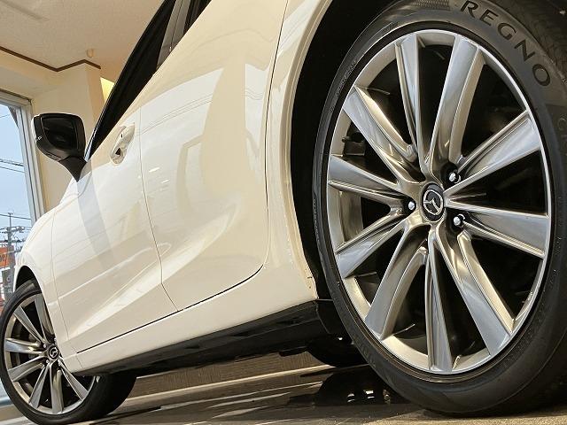 アテンザワゴン ＸＤ　Ｌパッケージ　禁煙車　ＣＤ・ＤＶＤプレーヤー　地デジチューナー　３６０°ビューモニター　フロントパーキングセンサー　ＢＯＳＥサウンド　　レーダークルーズ　クリアランスソナー　レーンキープ　ブラインドスポットモニター（12枚目）