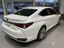 ＥＳ３００ｈ　バージョンＬ　禁煙車　トランクスポイラー　サンルーフ　レクサスセーフティ＋　パノラミックビューモニター　レーダークルーズ　クリアランスソナー　レーンキープ　ブラインドスポットモニター　黒本革エアシート　電動トランク（64枚目）