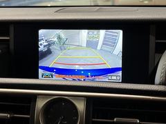 【バックカメラ】運転席から画面上で安全確認ができます。駐車が苦手な方にもオススメな便利機能です。 5