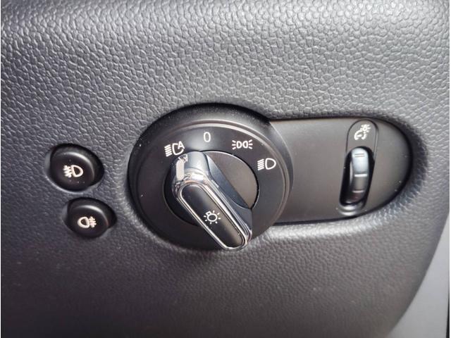 MINI クーパーD ナビ ETC キセノン スマートキー ミュージックサーバー Bluetooth USB AUX アルミ オートエアコン オートライト(19枚目)