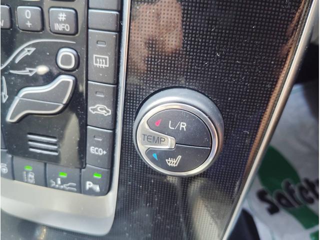 Ｖ４０ Ｄ４　モメンタム　ナビ　ＥＴＣ　バックカメラ　ＬＥＤ　デイライト　アダクティブクルーズコントロール　ブラインドスポットモニター　パワーシート　シートヒーター　ＤＶＤ　Ｂｌｕｅｔｏｏｔｈ　レーンアシスト　ブレーキアシスト（14枚目）