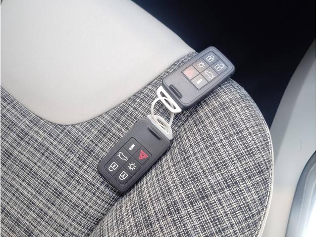 Ｖ４０ Ｄ４　モメンタム　ナビ　ＥＴＣ　バックカメラ　ＬＥＤ　デイライト　アダクティブクルーズコントロール　ブラインドスポットモニター　パワーシート　シートヒーター　ＤＶＤ　Ｂｌｕｅｔｏｏｔｈ　レーンアシスト　ブレーキアシスト（33枚目）