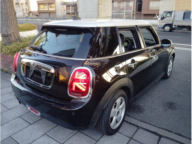 ＭＩＮＩ クーパー　ナビ　バックカメラ　ＥＴＣ　ＬＥＤ　デイライト　障害物センサー　Ｂｌｕｅｔｏｏｔｈ　オートライト　オートエアコン　スマートキー　ＵＳＢ　ＡＵＸ（4枚目）