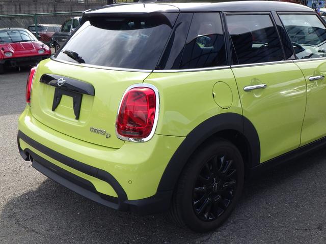ＭＩＮＩ クーパーＤ　クラシック・トリム　ワンオーナー　禁煙車　アップルカープレイ　スマートキー　スポーツモード切替　ハーフレザー　ドライブレコーダー　バックカメラ　コーナセンサー　パーキグアシスト　ＵＫテール　ＬＥＤライト　安心ロング保証（15枚目）