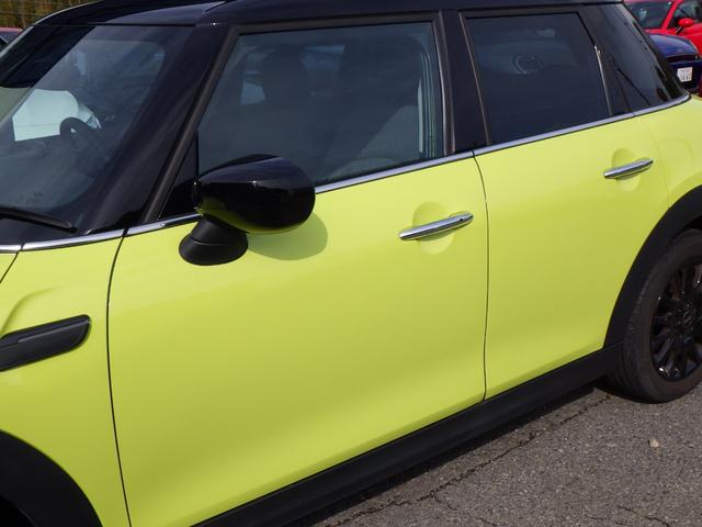 ＭＩＮＩ クーパーＤ　クラシック・トリム　ワンオーナー　禁煙車　アップルカープレイ　スマートキー　スポーツモード切替　ハーフレザー　ドライブレコーダー　バックカメラ　コーナセンサー　パーキグアシスト　ＵＫテール　ＬＥＤライト　安心ロング保証（18枚目）