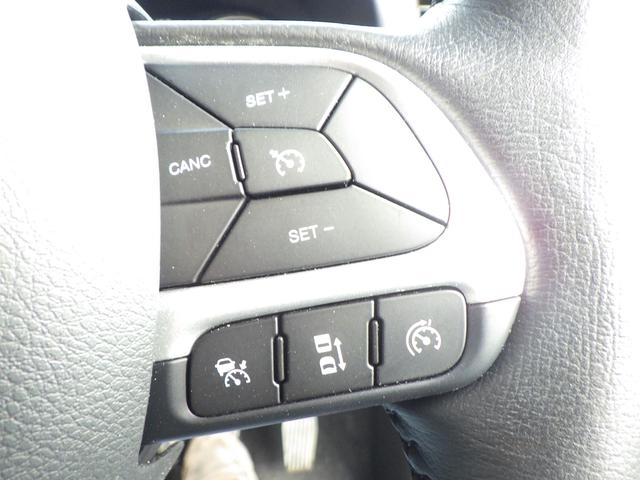 ジープ・レネゲード リミテッド 禁煙車 レザーシート シートヒーター パワーシート ステアリングヒーター LEDライト 純正ナビ バックカメラ バックセンサー LEDライト ACC スマートキー 安心ロング保証(31枚目)