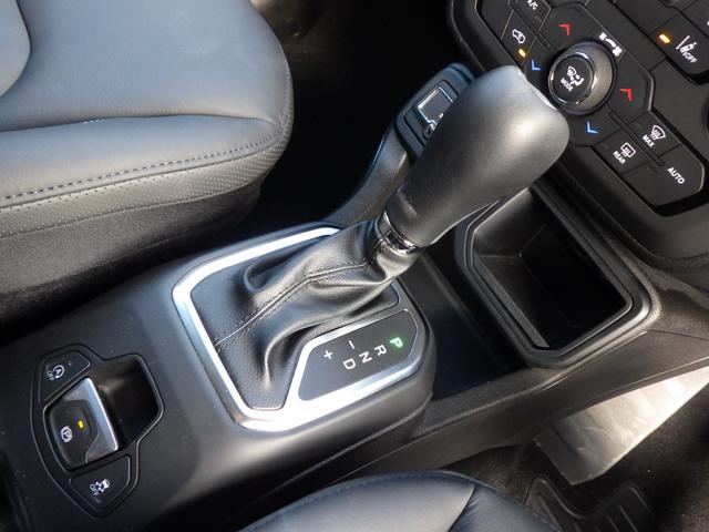 ジープ・レネゲード リミテッド 禁煙車 レザーシート シートヒーター パワーシート ステアリングヒーター LEDライト 純正ナビ バックカメラ バックセンサー LEDライト ACC スマートキー 安心ロング保証(35枚目)