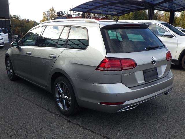 ゴルフヴァリアント ＴＳＩハイライン　マイスター　２０２０年モデル　禁煙車　レザーシート　シートヒーター　パワーシート　純正ナビ　地デジ　バックカメラ　コーナーセンサー　パーキグアシスト　スマートキー　ＬＥＤライト　純正アルミホイール　安心ロング保証（12枚目）