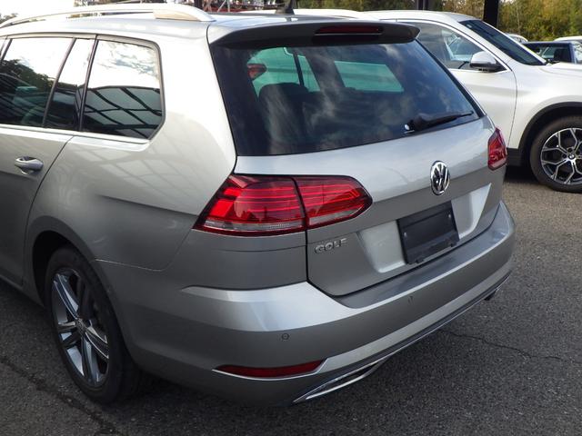 ゴルフヴァリアント ＴＳＩハイライン　マイスター　２０２０年モデル　禁煙車　レザーシート　シートヒーター　パワーシート　純正ナビ　地デジ　バックカメラ　コーナーセンサー　パーキグアシスト　スマートキー　ＬＥＤライト　純正アルミホイール　安心ロング保証（18枚目）