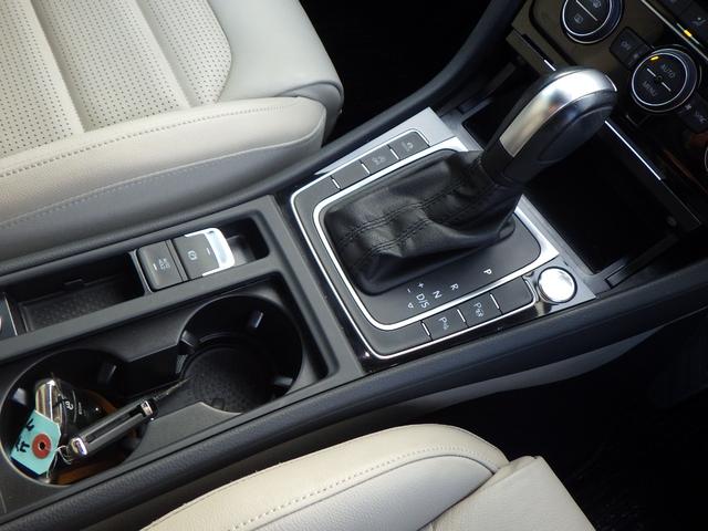 ゴルフヴァリアント ＴＳＩハイライン　マイスター　２０２０年モデル　禁煙車　レザーシート　シートヒーター　パワーシート　純正ナビ　地デジ　バックカメラ　コーナーセンサー　パーキグアシスト　スマートキー　ＬＥＤライト　純正アルミホイール　安心ロング保証（39枚目）