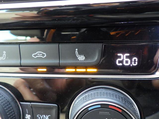 ゴルフヴァリアント ＴＳＩハイライン　マイスター　２０２０年モデル　禁煙車　レザーシート　シートヒーター　パワーシート　純正ナビ　地デジ　バックカメラ　コーナーセンサー　パーキグアシスト　スマートキー　ＬＥＤライト　純正アルミホイール　安心ロング保証（40枚目）