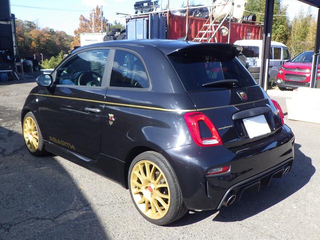 アバルト５９５ スコルピオーネオーロ　左ハンドル　ナビ地デジ　バックカメラ　ブルートゥース　ハーフレザー　パドルシフト　１７インチアルミ　キセノンライト　安心ロング保証（10枚目）