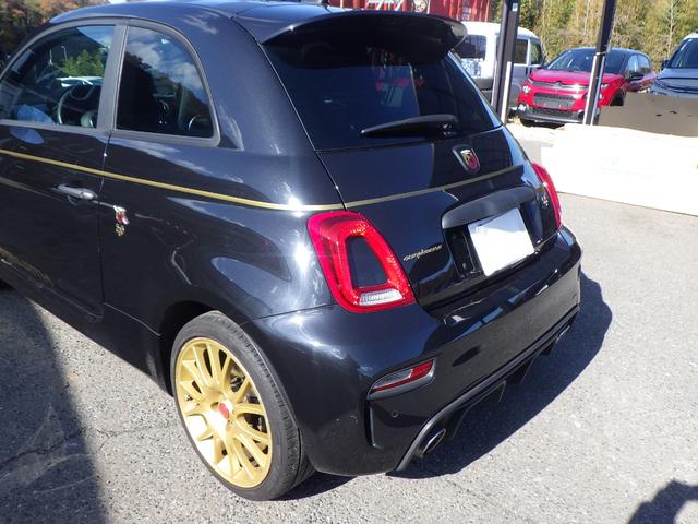 アバルト５９５ スコルピオーネオーロ　左ハンドル　ナビ地デジ　バックカメラ　ブルートゥース　ハーフレザー　パドルシフト　１７インチアルミ　キセノンライト　安心ロング保証（16枚目）