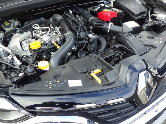 エンジンルームも綺麗です。