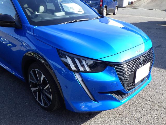 ２０８ ＧＴライン　ワンオーナー　禁煙車　サンルーフ　アップルカープレイ　バックカメラ　コーナーセンサー　１７インチアルミ　ハーフレザー　ケイタイ充電　ＡＣＣ　パドルシフト　ドライブレコーダー　アップルカープレイ（13枚目）