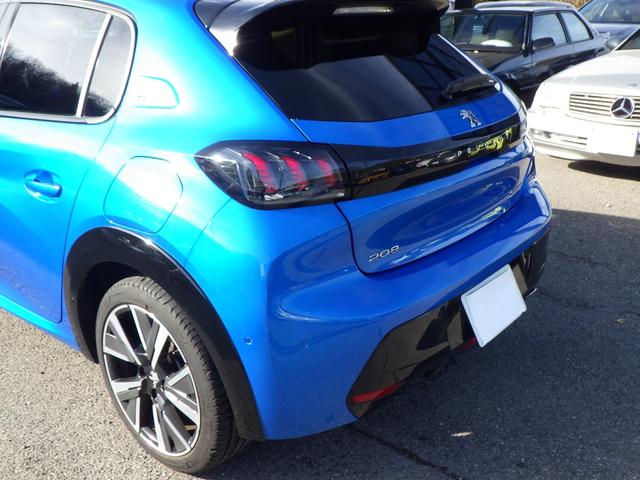 ２０８ ＧＴライン　ワンオーナー　禁煙車　サンルーフ　アップルカープレイ　バックカメラ　コーナーセンサー　１７インチアルミ　ハーフレザー　ケイタイ充電　ＡＣＣ　パドルシフト　ドライブレコーダー　アップルカープレイ（17枚目）