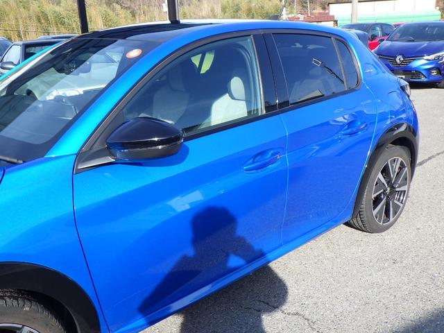 ２０８ ＧＴライン　ワンオーナー　禁煙車　サンルーフ　アップルカープレイ　バックカメラ　コーナーセンサー　１７インチアルミ　ハーフレザー　ケイタイ充電　ＡＣＣ　パドルシフト　ドライブレコーダー　アップルカープレイ（18枚目）