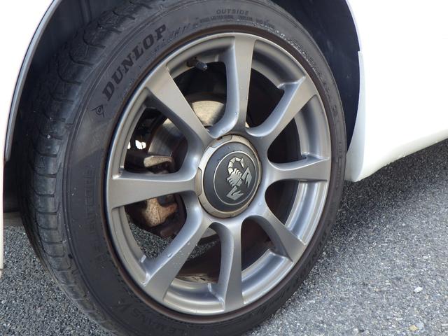 アバルト５９５ ベースグレード　禁煙車　アップルカープレイ　純正アルミホイール　キセノンライト　バックセンサー　パドルシフト　スポーツモード切替　ブルートゥース　ＵＳＢ　　安心ロング保証（5枚目）