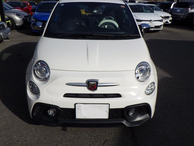 アバルト５９５ ベースグレード　禁煙車　アップルカープレイ　純正アルミホイール　キセノンライト　バックセンサー　パドルシフト　スポーツモード切替　ブルートゥース　ＵＳＢ　　安心ロング保証（12枚目）