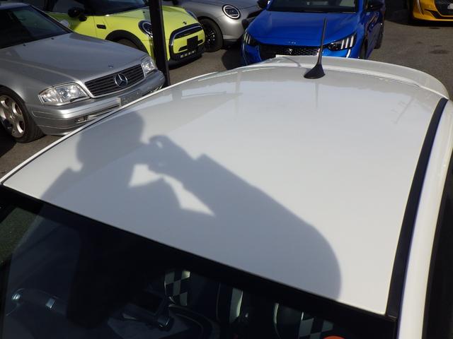 アバルト５９５ ベースグレード　禁煙車　アップルカープレイ　純正アルミホイール　キセノンライト　バックセンサー　パドルシフト　スポーツモード切替　ブルートゥース　ＵＳＢ　　安心ロング保証（20枚目）