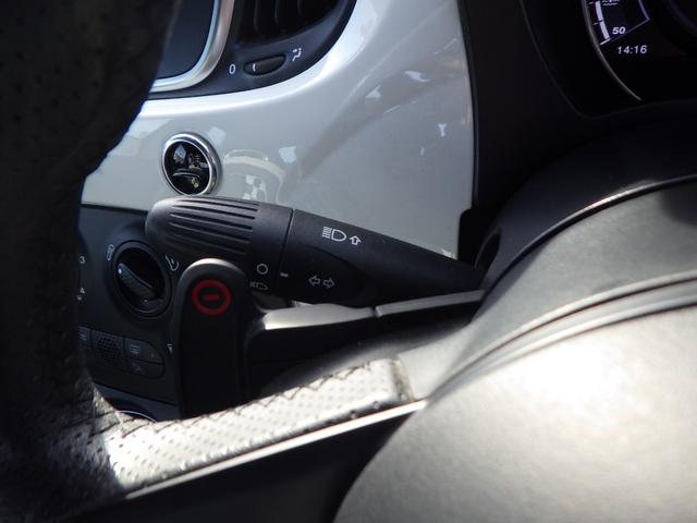 アバルト５９５ ベースグレード　禁煙車　アップルカープレイ　純正アルミホイール　キセノンライト　バックセンサー　パドルシフト　スポーツモード切替　ブルートゥース　ＵＳＢ　　安心ロング保証（30枚目）