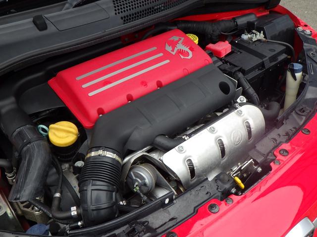 アバルト５９５ ベースグレード　禁煙車　車高調　キセノンライト　キーレス　純正アルミホイール　アップルカープレイ　パドルシフト　バックセンサー　安心ロング保証（5枚目）