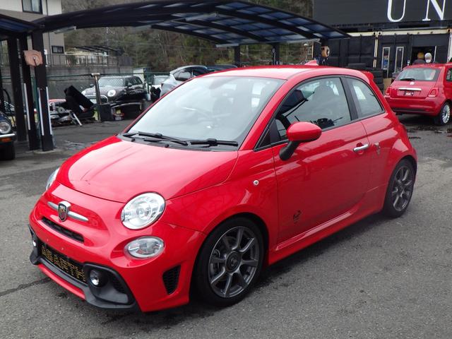 アバルト５９５ ベースグレード　禁煙車　車高調　キセノンライト　キーレス　純正アルミホイール　アップルカープレイ　パドルシフト　バックセンサー　安心ロング保証（7枚目）