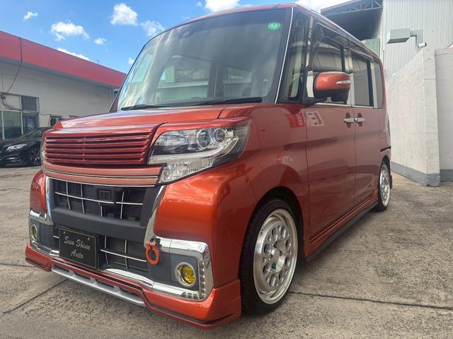 タント カスタムＲＳ　トップエディションＳＡＩＩ　純正８インチナビ　バックカメラ　エアロ　ダウンサス　１６インチアルミ　スモークテール　両側パワースライドドア（3枚目）