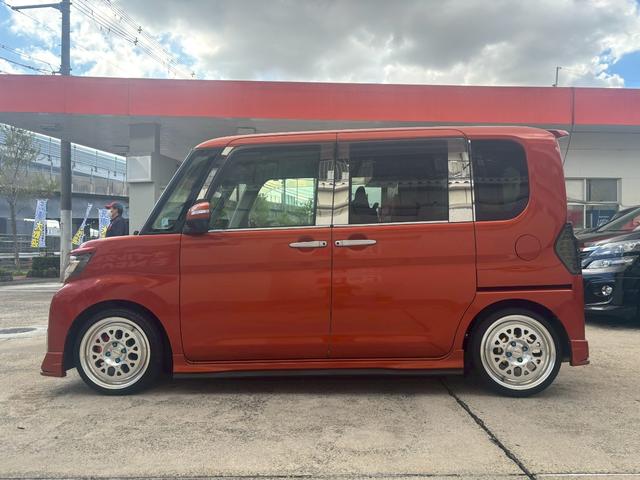 タント カスタムＲＳ　トップエディションＳＡＩＩ　純正８インチナビ　バックカメラ　エアロ　ダウンサス　１６インチアルミ　スモークテール　両側パワースライドドア（4枚目）