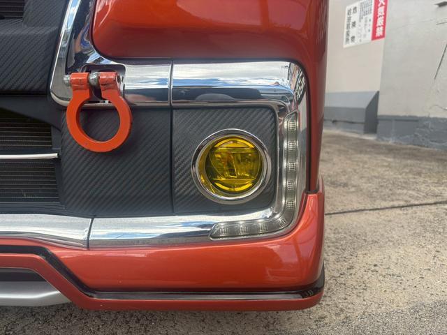 タント カスタムＲＳ　トップエディションＳＡＩＩ　純正８インチナビ　バックカメラ　エアロ　ダウンサス　１６インチアルミ　スモークテール　両側パワースライドドア（16枚目）