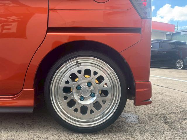 タント カスタムＲＳ　トップエディションＳＡＩＩ　純正８インチナビ　バックカメラ　エアロ　ダウンサス　１６インチアルミ　スモークテール　両側パワースライドドア（25枚目）