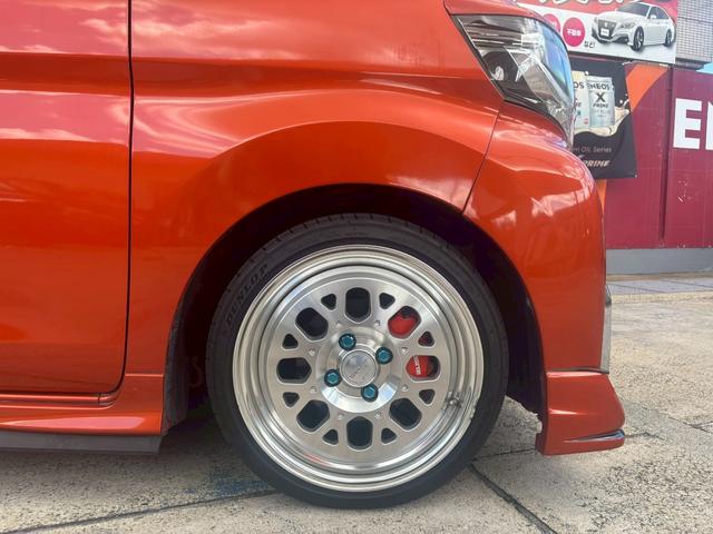 タント カスタムＲＳ　トップエディションＳＡＩＩ　純正８インチナビ　バックカメラ　エアロ　ダウンサス　１６インチアルミ　スモークテール　両側パワースライドドア（26枚目）