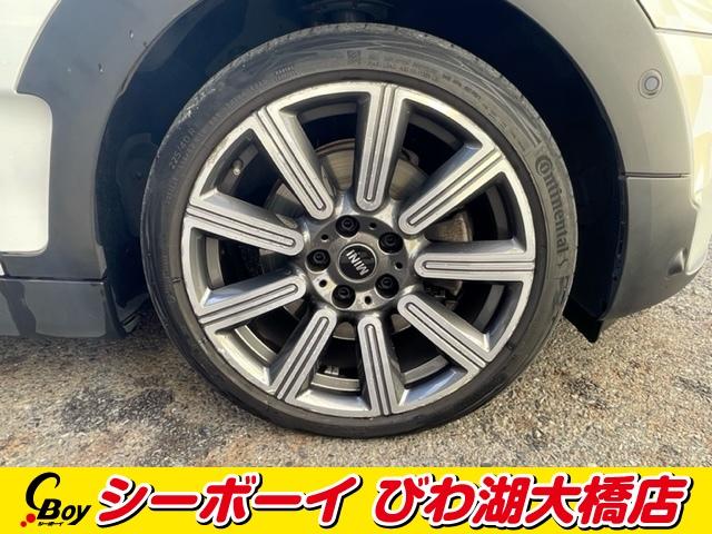 クーパーＳＤ　クラブマン　ワンオーナー　禁煙車　純正ナビ　バックカメラ　ペッパーパッケージ　インテリジェントセーフティ　デジタルパッケージ　１８インチツートンＡＷ　クロームラインエクステリア　シートヒーター　純正前後ドラレコ(32枚目)