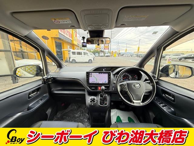 ヴォクシー ＺＳ　煌　純正１０インチナビ　純正１１インチフリップダウンモニター　バックカメラ　セーフティセンス　ビルトインＥＴＣ　ドラレコ　ワンオーナー　禁煙車（11枚目）