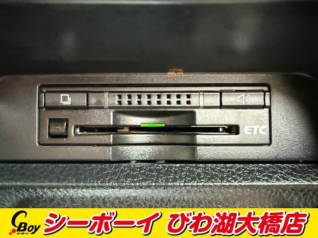 ヴォクシー ＺＳ　煌　純正１０インチナビ　純正１１インチフリップダウンモニター　バックカメラ　セーフティセンス　ビルトインＥＴＣ　ドラレコ　ワンオーナー　禁煙車（16枚目）