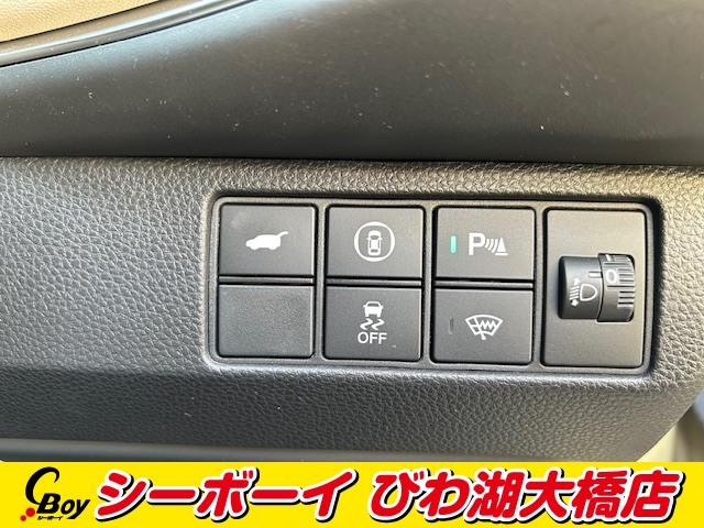 ヴェゼル ｅ：ＨＥＶ　ＰＬａＹ　パノラマルーフ　ハンズフリーパワーバックドア　ワンオーナー　ホンダコネクトディスプレイ　フルセグＴＶ　バックカメラ　ホンダセンシング　レーダークルーズ　ＢＳＭ　ハーフレザーシート　ＥＴＣ（11枚目）