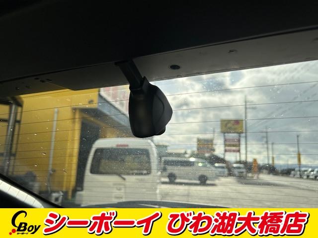 ヴェゼル ｅ：ＨＥＶ　ＰＬａＹ　パノラマルーフ　ハンズフリーパワーバックドア　ワンオーナー　ホンダコネクトディスプレイ　フルセグＴＶ　バックカメラ　ホンダセンシング　レーダークルーズ　ＢＳＭ　ハーフレザーシート　ＥＴＣ（17枚目）