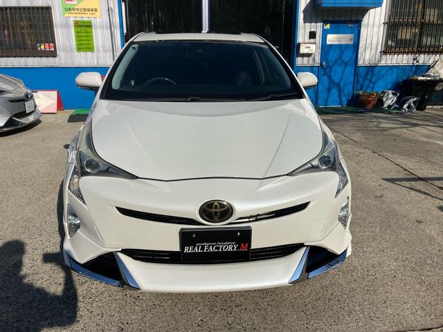 プリウス Ｓ　Ｓ　サンルーフ　エアロ　テイン車高調　１９インチアルミ　純正ナビ　　フルセグ　バックカメラ　社外ステアリング　クルーズコントロール　リアフイルム　Ｂｌｕｅｔｏｏｔｈ（2枚目）