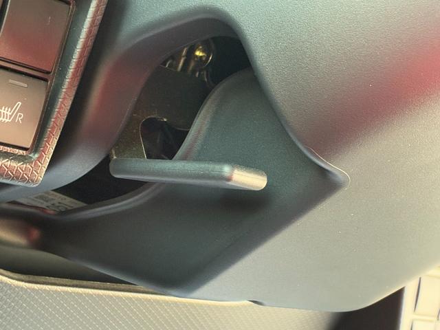 タント カスタムＸ　ディスプレイオーディオ　バックカメラ　ＬＥＤヘッドランプ　アイドリングストップ　プッシュボタンスタート　前席シートヒーター　電動パーキング　コーナーセンサー　キーフリーシステム（7枚目）