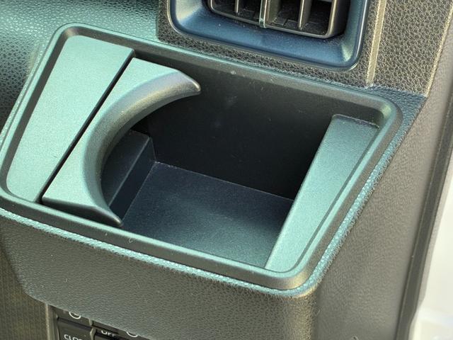 タント カスタムＸ　ディスプレイオーディオ　バックカメラ　ＬＥＤヘッドランプ　アイドリングストップ　プッシュボタンスタート　前席シートヒーター　電動パーキング　コーナーセンサー　キーフリーシステム（8枚目）