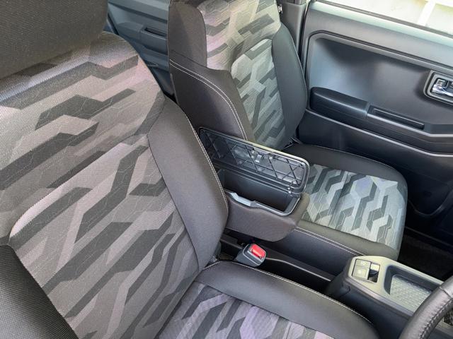 タフト Ｇ　ダーククロムベンチャー　電動パーキング　ＬＥＤヘッドランプ　アイドリングストップ　プッシュボタンスタート　前席シートヒーター　コーナーセンサー　電動格納式ミラー　オートエアコン　キーフリーシステム　オーディオ穴（16枚目）