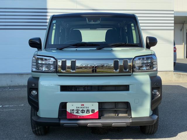 タフト Ｇ　ダーククロムベンチャー　電動パーキング　ＬＥＤヘッドランプ　アイドリングストップ　プッシュボタンスタート　前席シートヒーター　コーナーセンサー　電動格納式ミラー　オートエアコン　キーフリーシステム　オーディオ穴（24枚目）