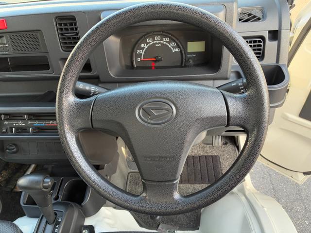 ハイゼットトラック スタンダード マニュアルエアコン パワーステアリング AM/FMチューナー 運転席エアバッグ(4枚目)
