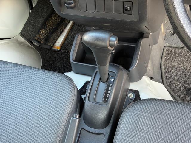 ハイゼットトラック スタンダード マニュアルエアコン パワーステアリング AM/FMチューナー 運転席エアバッグ(5枚目)