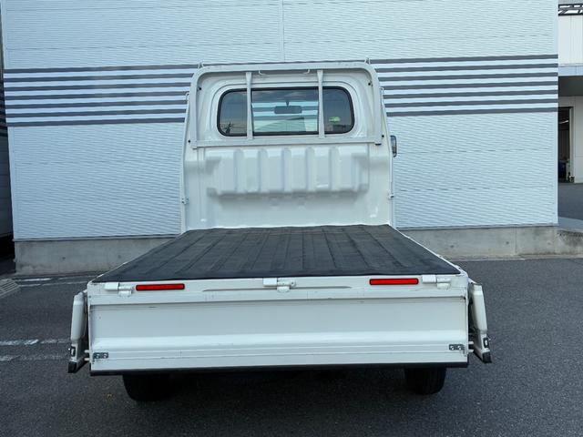ハイゼットトラック スタンダード マニュアルエアコン パワーステアリング AM/FMチューナー 運転席エアバッグ(13枚目)