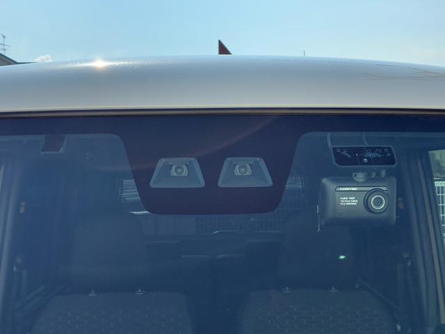 任意保険はぜひ弊社で！修理工場と保険の窓口が同じなので万が一の時もお車をお持ちいただくだけで大丈夫です！弊社スタッフまでお気軽にご相談ください。