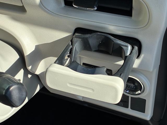 ムーヴキャンバス Ｇメイクアップ　ＳＡＩＩ　ナビゲーション　バックカメラ　ＥＴＣ　ＬＥＤヘッドランプ　プッシュボタンスタート　アイドリングストップ　両側パワースライドドア　オートエアコン　電動格納式ミラー（11枚目）